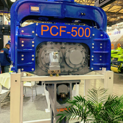 Máy xúc 60 - 68 tấn gắn búa Vibro để xây dựng cọc tấm